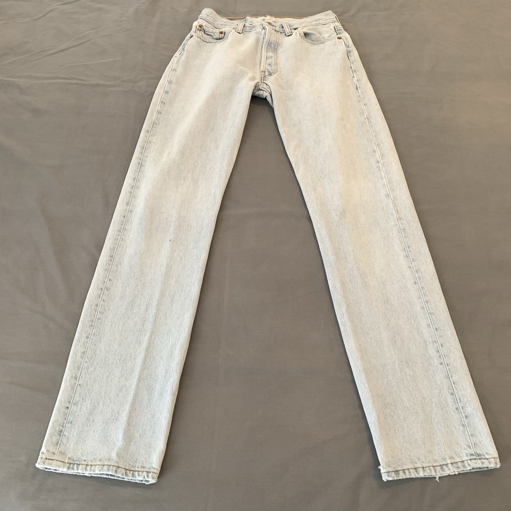 Vintage Levis 501 Jeans Mens 30x34 Blue Light Wash Straight Denim USA 90s